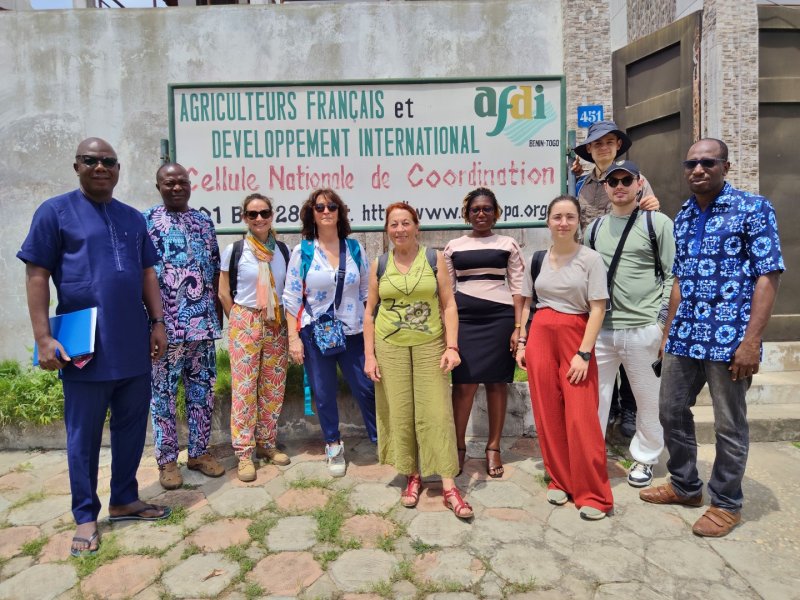 Image 2 : la delegation francaise au siege d afdi benin a cotonou